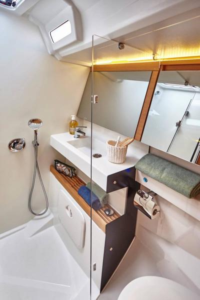 Book yachts online - sailboat - Sun Odyssey 440 - Virginia (A/C, Gen. 10kVA, Watermaker 160L/h, Electric Winch) - rent