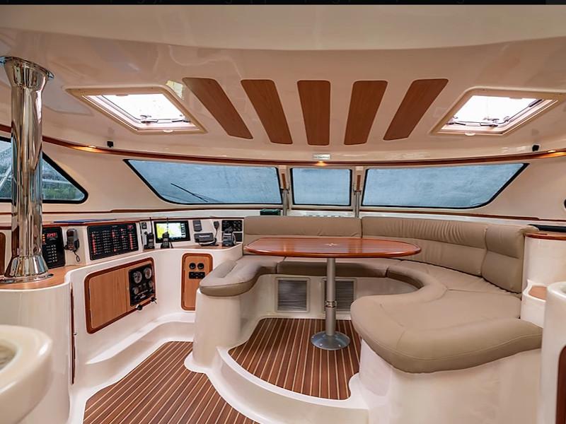 Book yachts online - powercatamaran - Afri-Cat 420 - Suzy Q - rent