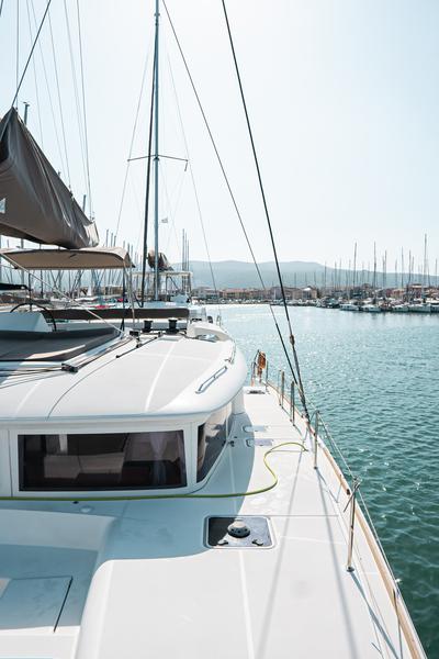 Book yachts online - catamaran - Lagoon 450 - NEFELI IV - rent
