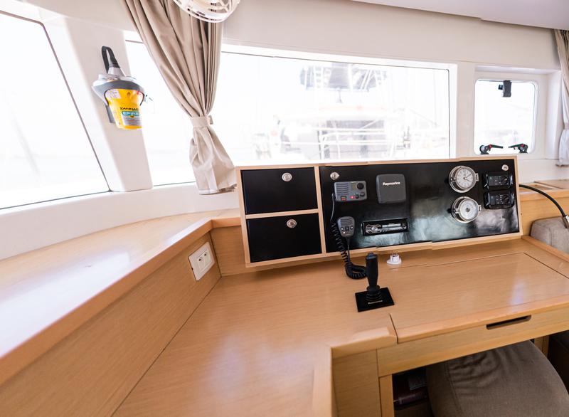 Book yachts online - catamaran - Lagoon 450 - NEFELI IV - rent