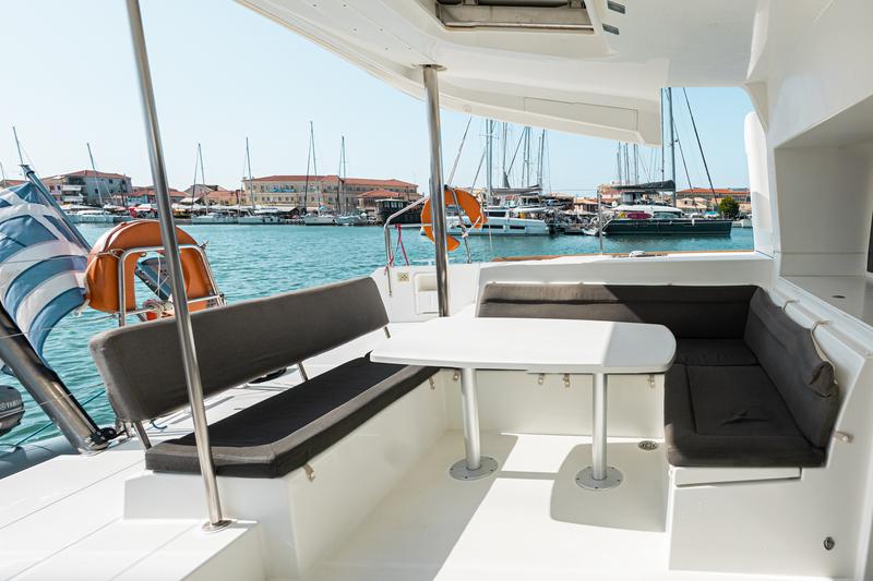 Book yachts online - catamaran - Lagoon 450 - NEFELI IV - rent