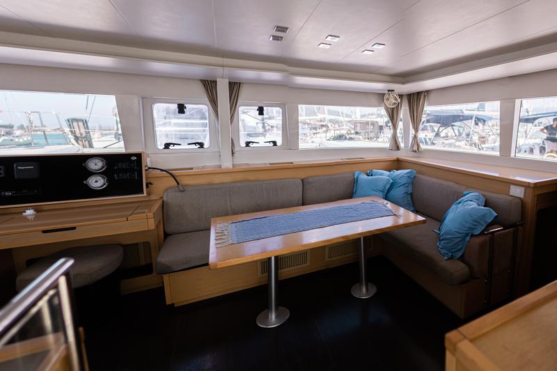 Book yachts online - catamaran - Lagoon 450 - NEFELI IV - rent