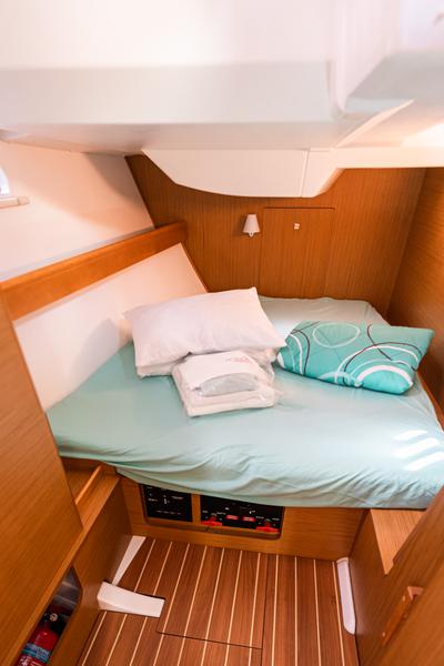 Book yachts online - sailboat - Sun Odyssey 42DS - IRENE - rent