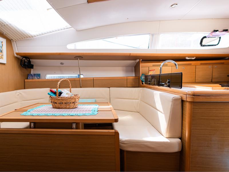 Book yachts online - sailboat - Sun Odyssey 42DS - IRENE - rent