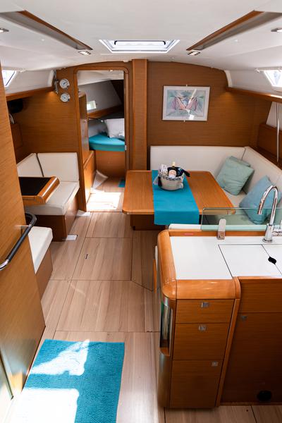 Book yachts online - sailboat - Sun Odyssey 419 - IZZI - rent