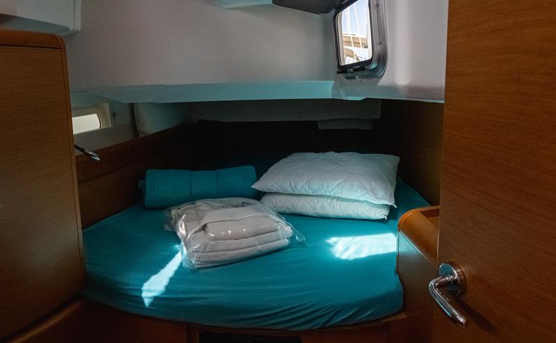 Book yachts online - sailboat - Sun Odyssey 419 - IZZI - rent
