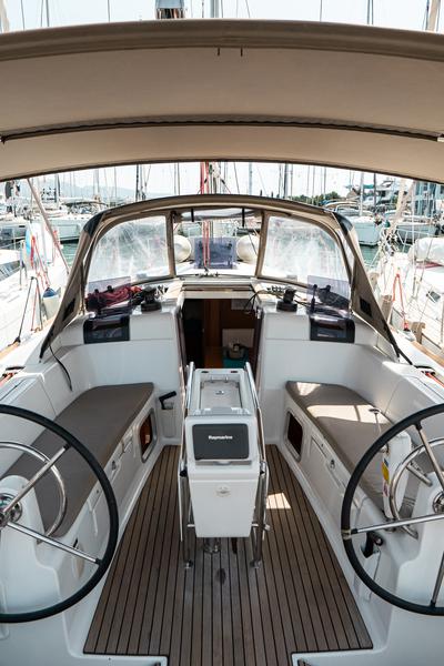 Book yachts online - sailboat - Sun Odyssey 419 - IZZI - rent