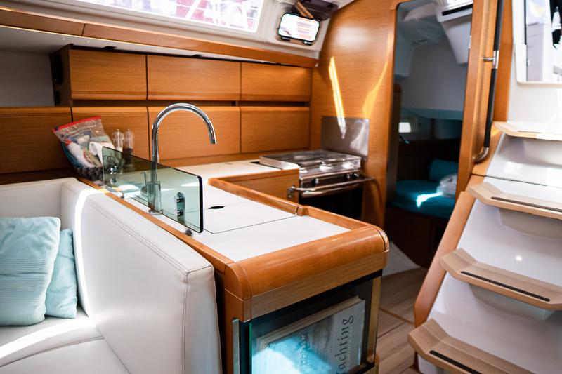 Book yachts online - sailboat - Sun Odyssey 419 - IZZI - rent