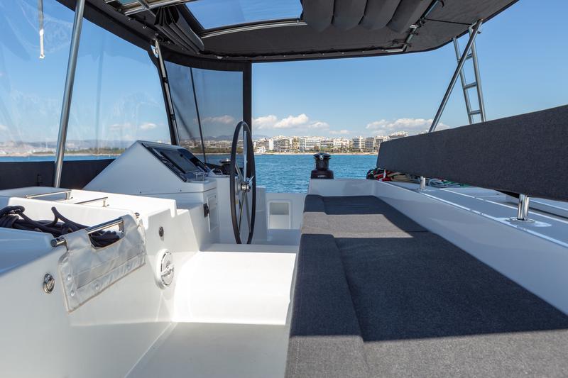 Book yachts online - catamaran - Lagoon 450  Flybridge - Medousa - rent