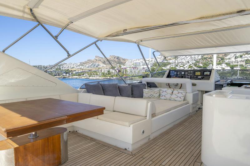 Book yachts online - motorboat - Falcon 115 - Sanref - rent