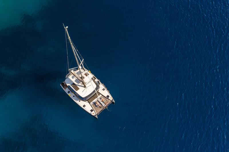 Book yachts online - catamaran - Lagoon 42 - Casta Diva VIP-equipped - rent