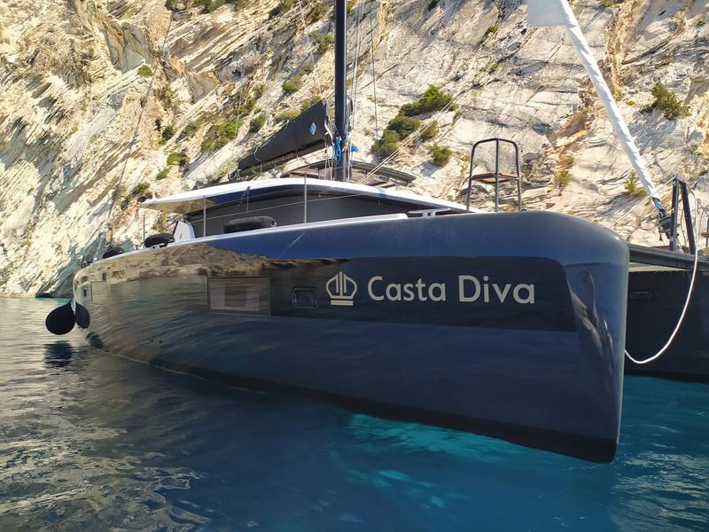 Book yachts online - catamaran - Lagoon 42 - Casta Diva VIP-equipped - rent