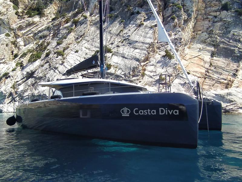 Book yachts online - catamaran - Lagoon 42 - Casta Diva VIP-equipped - rent