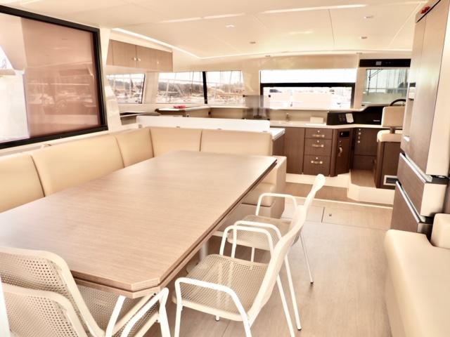 Book yachts online - powercatamaran - Bali 4.3 MY - SIERRA - rent