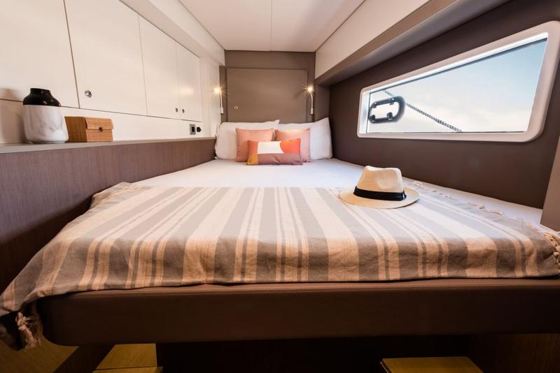 Book yachts online - catamaran - Bali 4.2 - TINA - rent