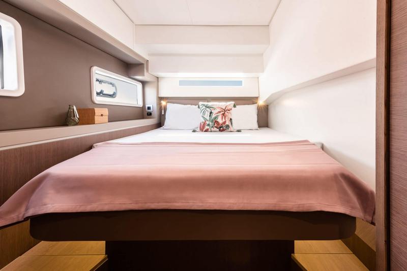 Book yachts online - catamaran - Bali 4.2 - TINA - rent