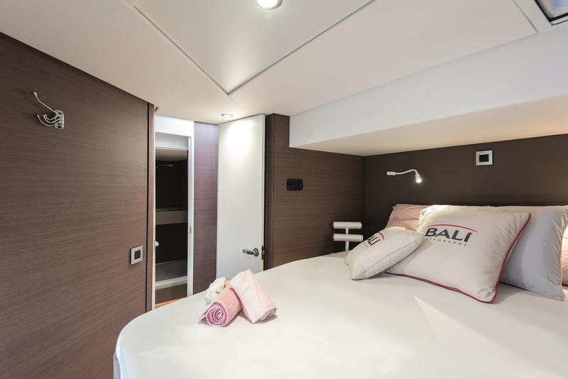 Book yachts online - catamaran - Bali 4.8 - ESTHERA - rent