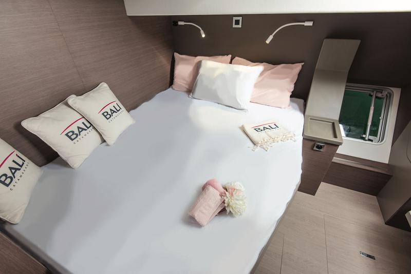 Book yachts online - catamaran - Bali 4.8 - ESTHERA - rent