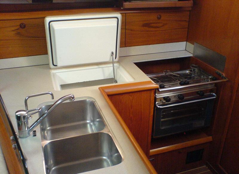 Book yachts online - sailboat - Sun Odyssey 37 - ALKI - rent