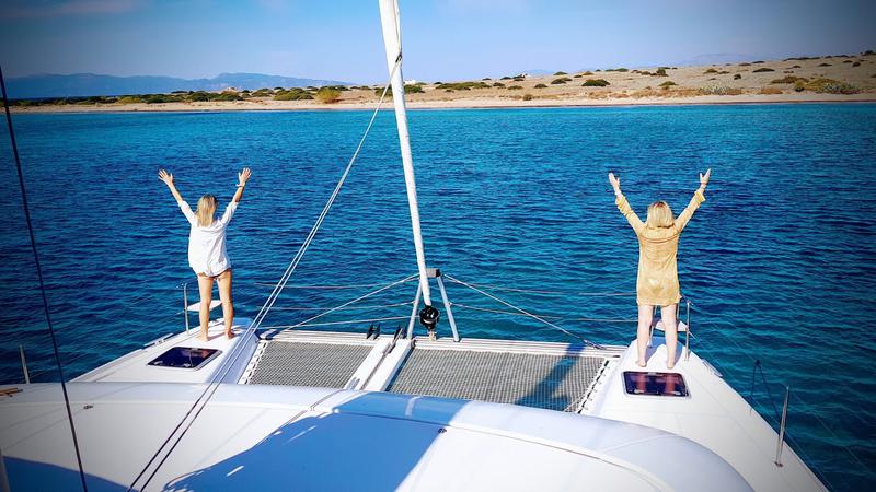 Book yachts online - catamaran - Lagoon 42 - AKTIS (air condition, generator, watermaker) - rent