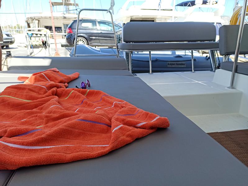 Book yachts online - catamaran - Lagoon 450 Fly - AMELIA (A/C, Generator, Watermaker) - rent