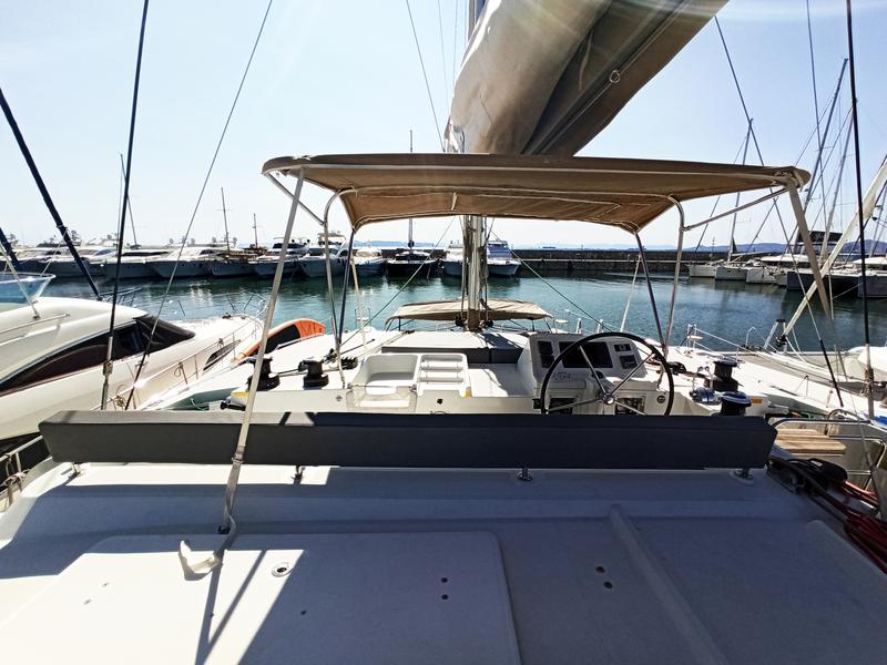 Book yachts online - catamaran - Lagoon 450 Fly - AMELIA (A/C, Generator, Watermaker) - rent