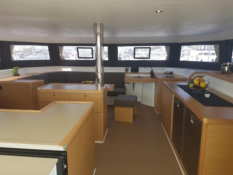 Book yachts online - catamaran - Dufour Catamaran 48 - Albertina II - rent