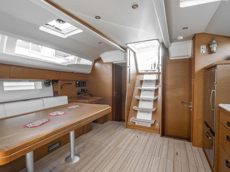 Book yachts online - sailboat - Jeanneau 54 - Erica - rent