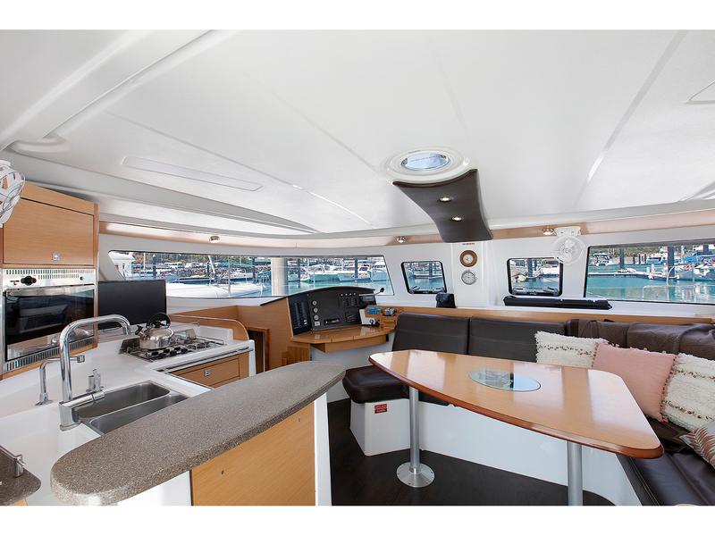 Book yachts online - catamaran - Lipari 41 - Mariona - rent