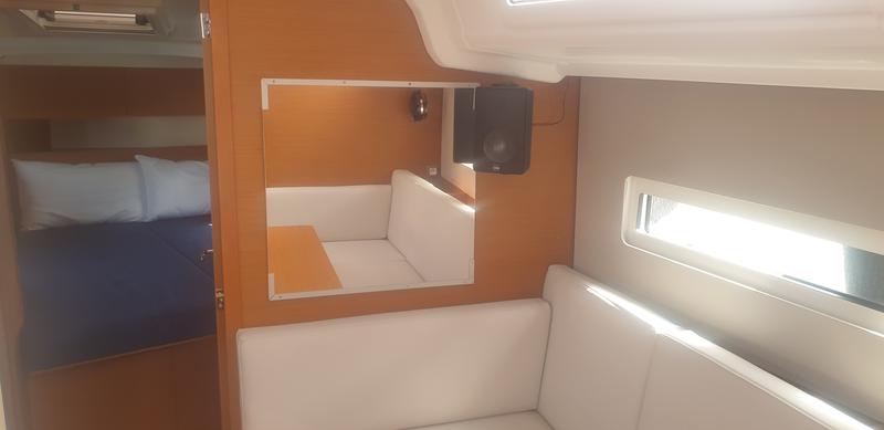 Book yachts online - sailboat - Sun Odyssey 410 Performance - The song is you - rent