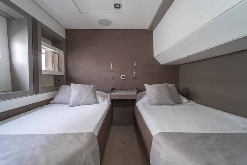 Book yachts online - catamaran - Bali 5.4. - Elena - rent