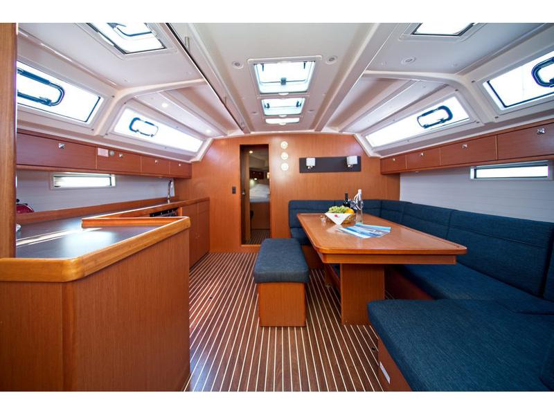 Book yachts online - sailboat - Bavaria 46 CN - MH 55 - rent