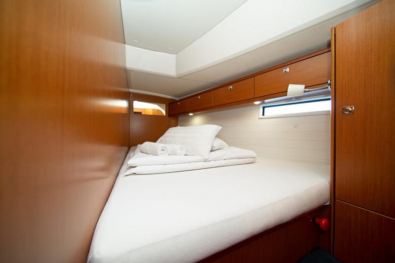 Book yachts online - sailboat - Bavaria 46 CN - MH 54 - rent