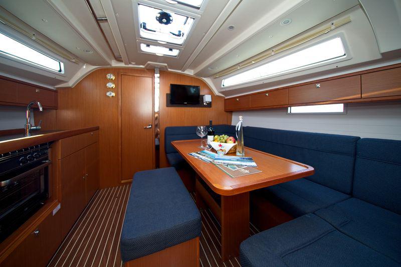 Book yachts online - sailboat - Bavaria Cruiser 41 - MH 75 - rent