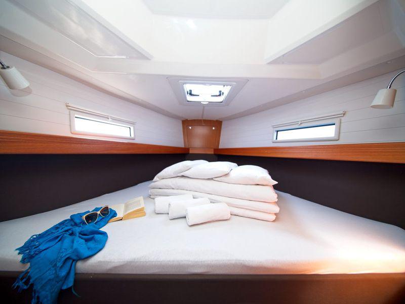Book yachts online - sailboat - Bavaria Cruiser 41 - MH 59 - rent