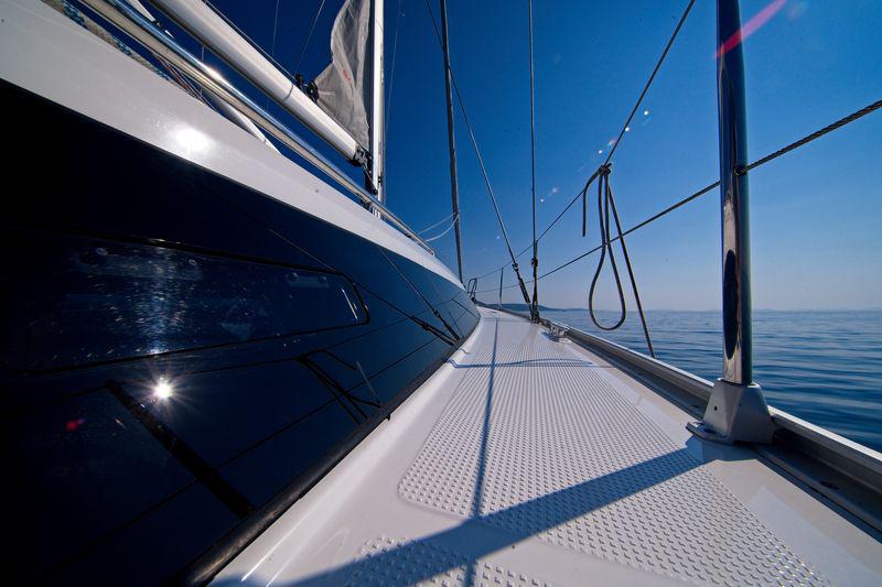 Book yachts online - sailboat - Bavaria Cruiser 41 - MH 60 - rent