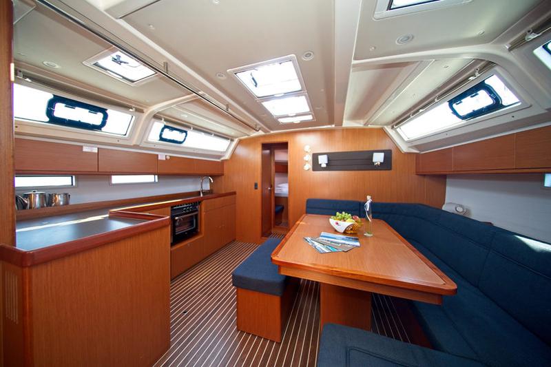 Book yachts online - sailboat - Bavaria 46 CN - MH 80 - rent