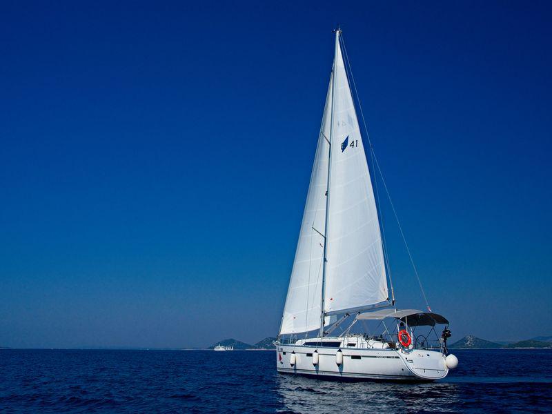 Book yachts online - sailboat - Bavaria Cruiser 41 - MH 72 - rent