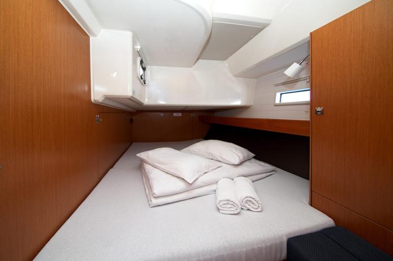 Book yachts online - sailboat - Bavaria 46 CN - MH 84 - rent