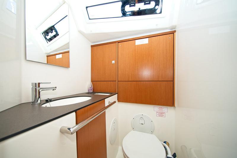 Book yachts online - sailboat - Bavaria 46 CN - MH 84 - rent