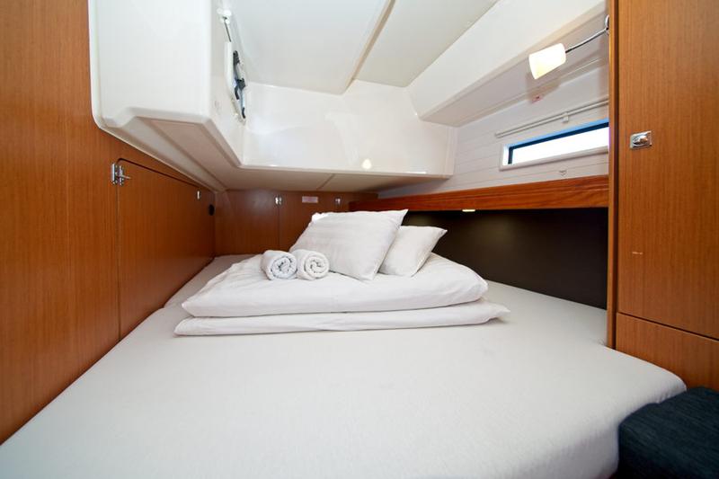 Book yachts online - sailboat - Bavaria 46 CN - MH 45 - rent