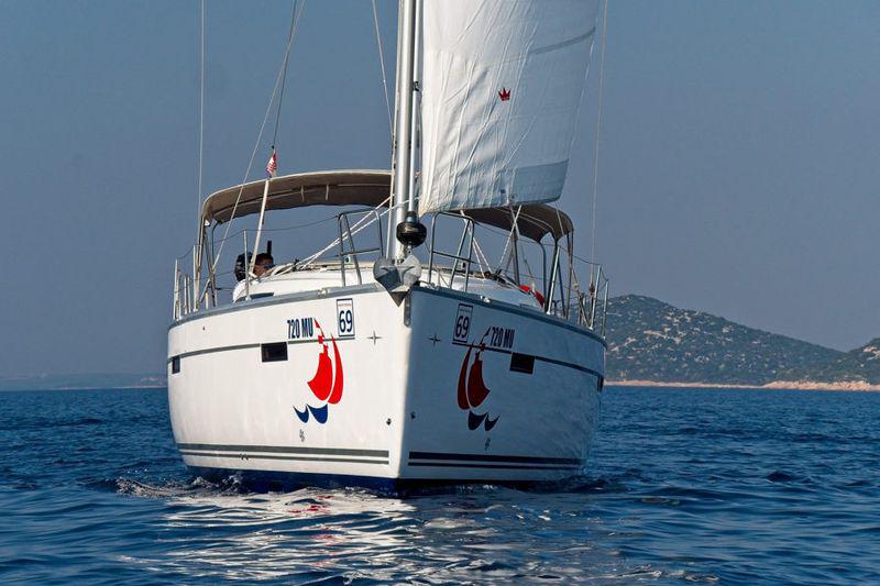 Book yachts online - sailboat - Bavaria Cruiser 41 - MH 69 - rent