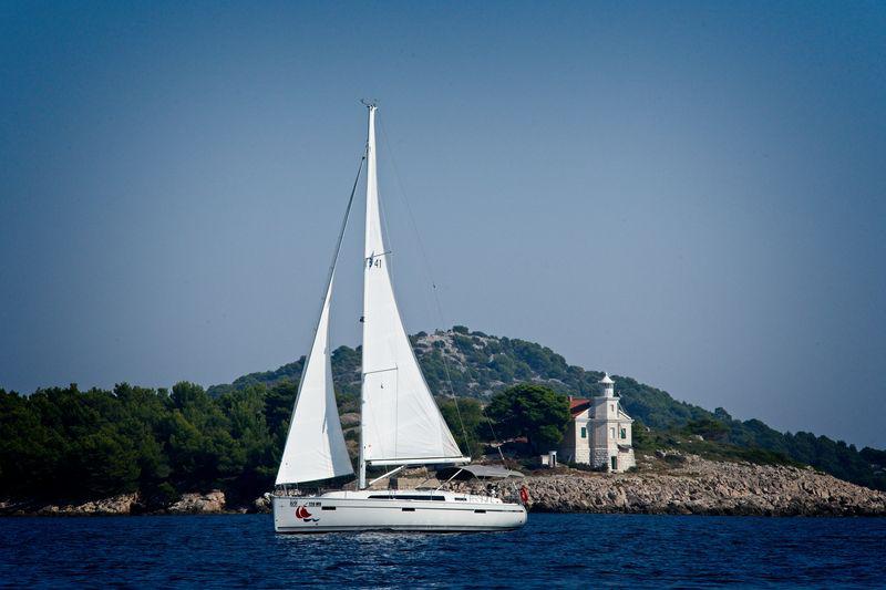 Book yachts online - sailboat - Bavaria Cruiser 41 - MH 73 - rent