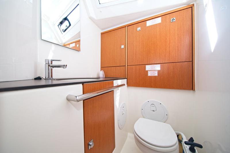 Book yachts online - sailboat - Bavaria 46 CN - MH 38 - rent