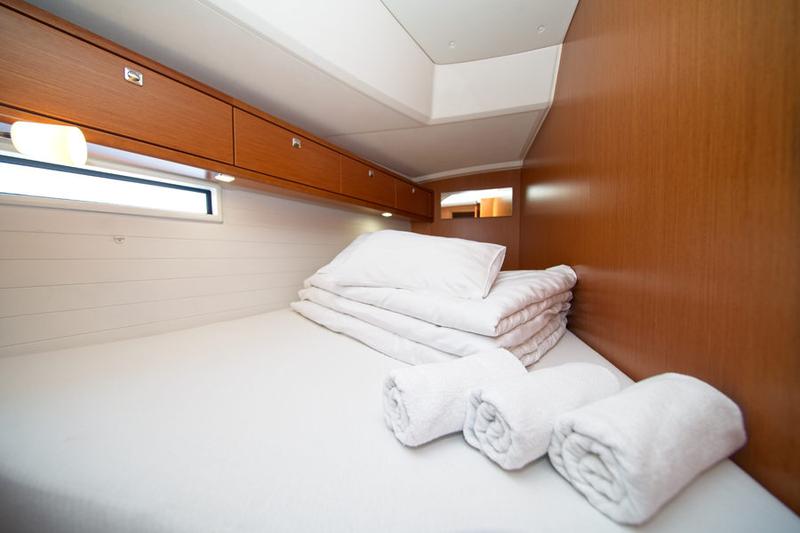 Book yachts online - sailboat - Bavaria 46 CN - MH 38 - rent