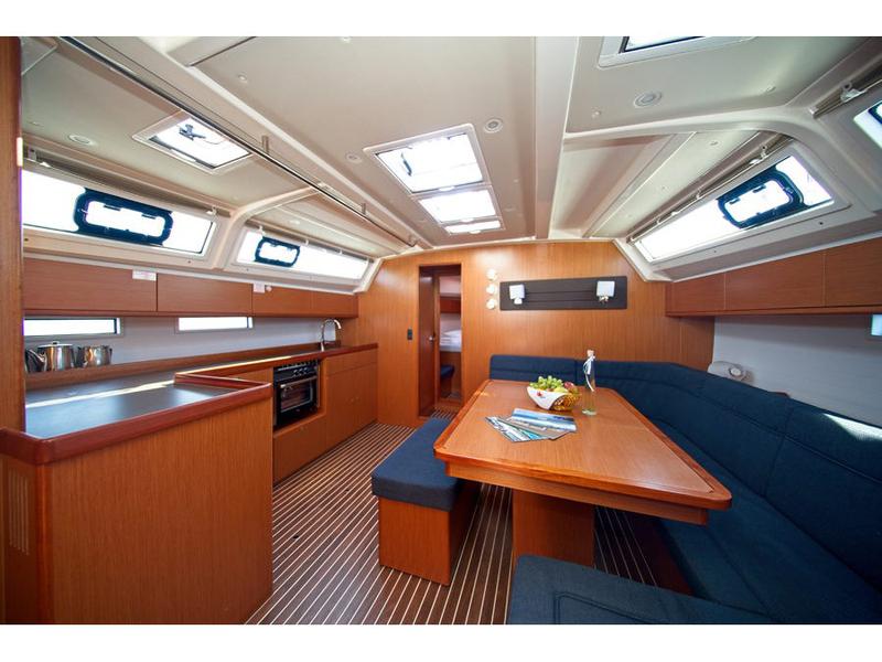 Book yachts online - sailboat - Bavaria 46 CN - MH 86 - rent
