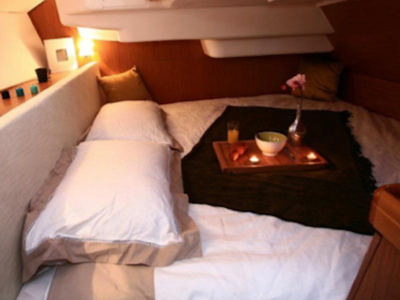 Book yachts online - sailboat - Sun Odyssey 39 DS - Afroditi - rent