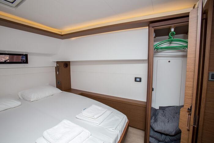Book yachts online - catamaran - Lagoon 46 - SH3 - rent