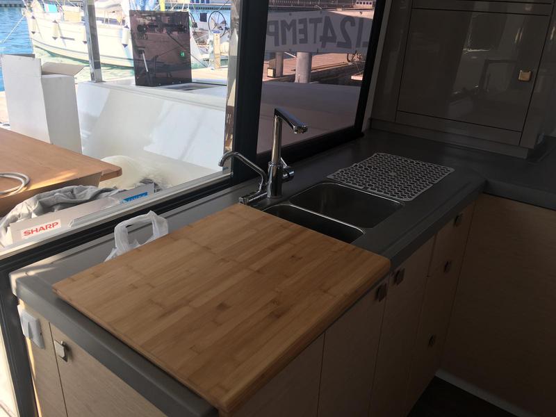 Book yachts online - catamaran - Fountaine Pajot Lucia 40 - Lipara (Ac+Gen+Wm) - rent