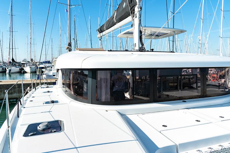 Book yachts online - catamaran - Lagoon 42 - Beatrix - rent
